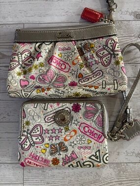 Coach EST 1941 Poppy Print Wallet- Retired Butterfly Pattern Rare Find Gray/Pink